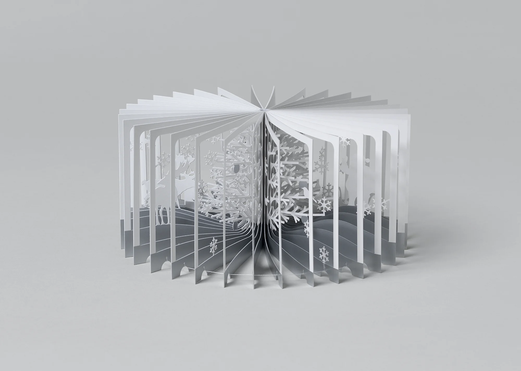 Artistic 360° Book Snowy World - Image 2