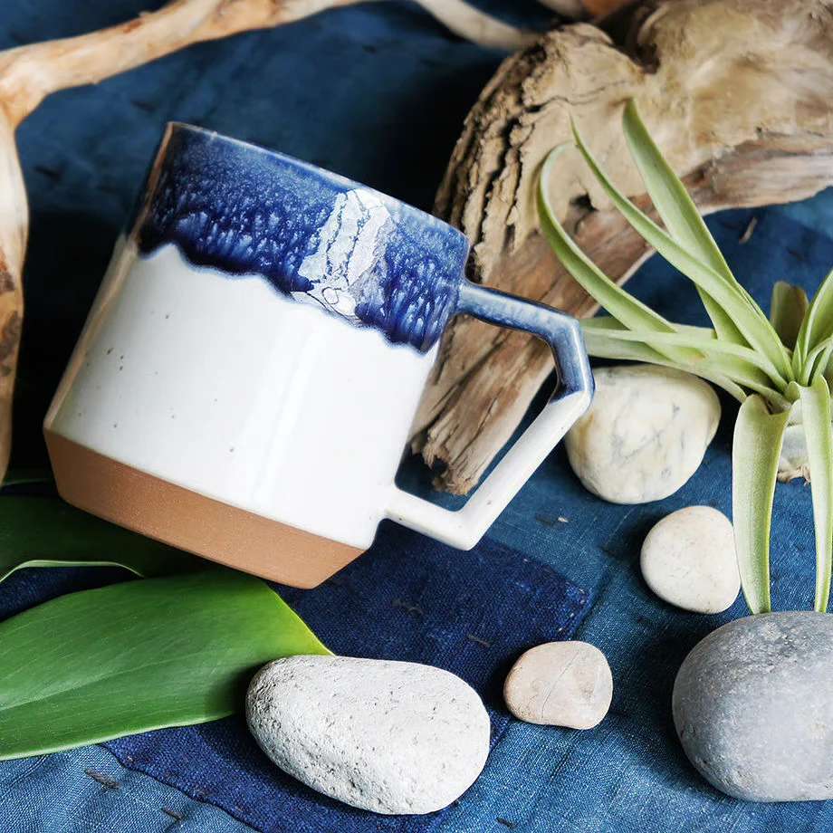 CHIPS Premium White & Navy Drop Gift Boxed Mug with Handle 380ml - Image 5