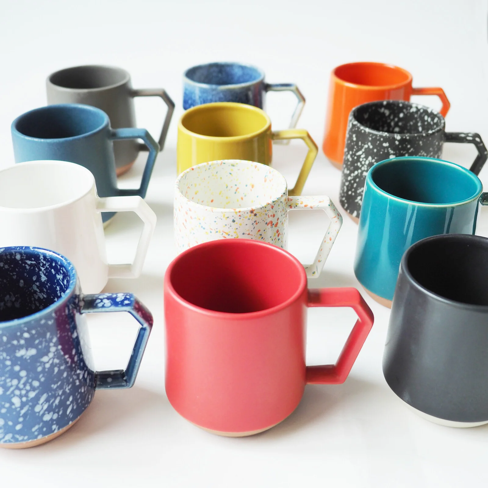CHIPS Solid White Gift Boxed Mug with Handle 380ml - Image 4