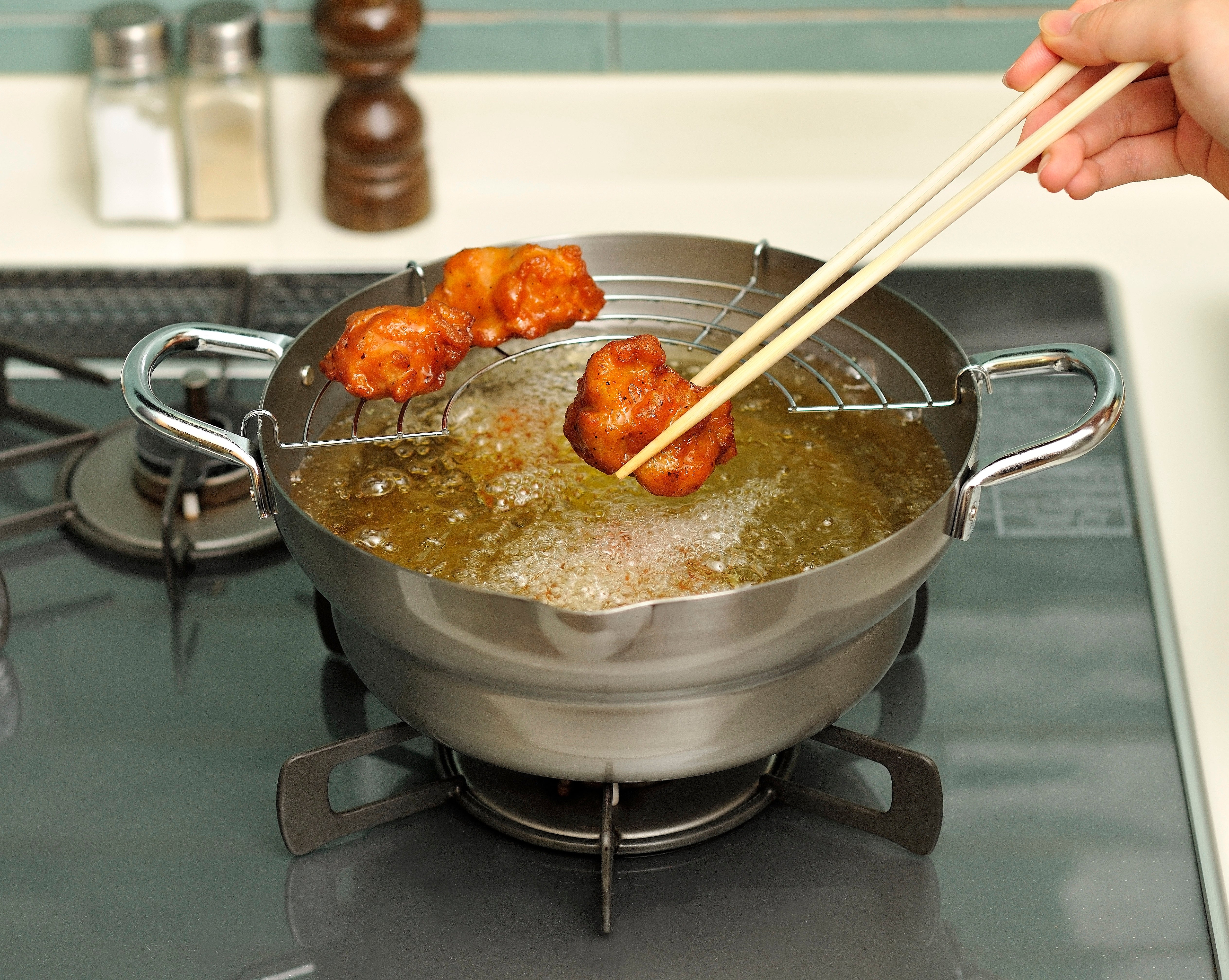 Chitose Iron Tempura Frying Pot with Stepped Rim 24cm - Image 2