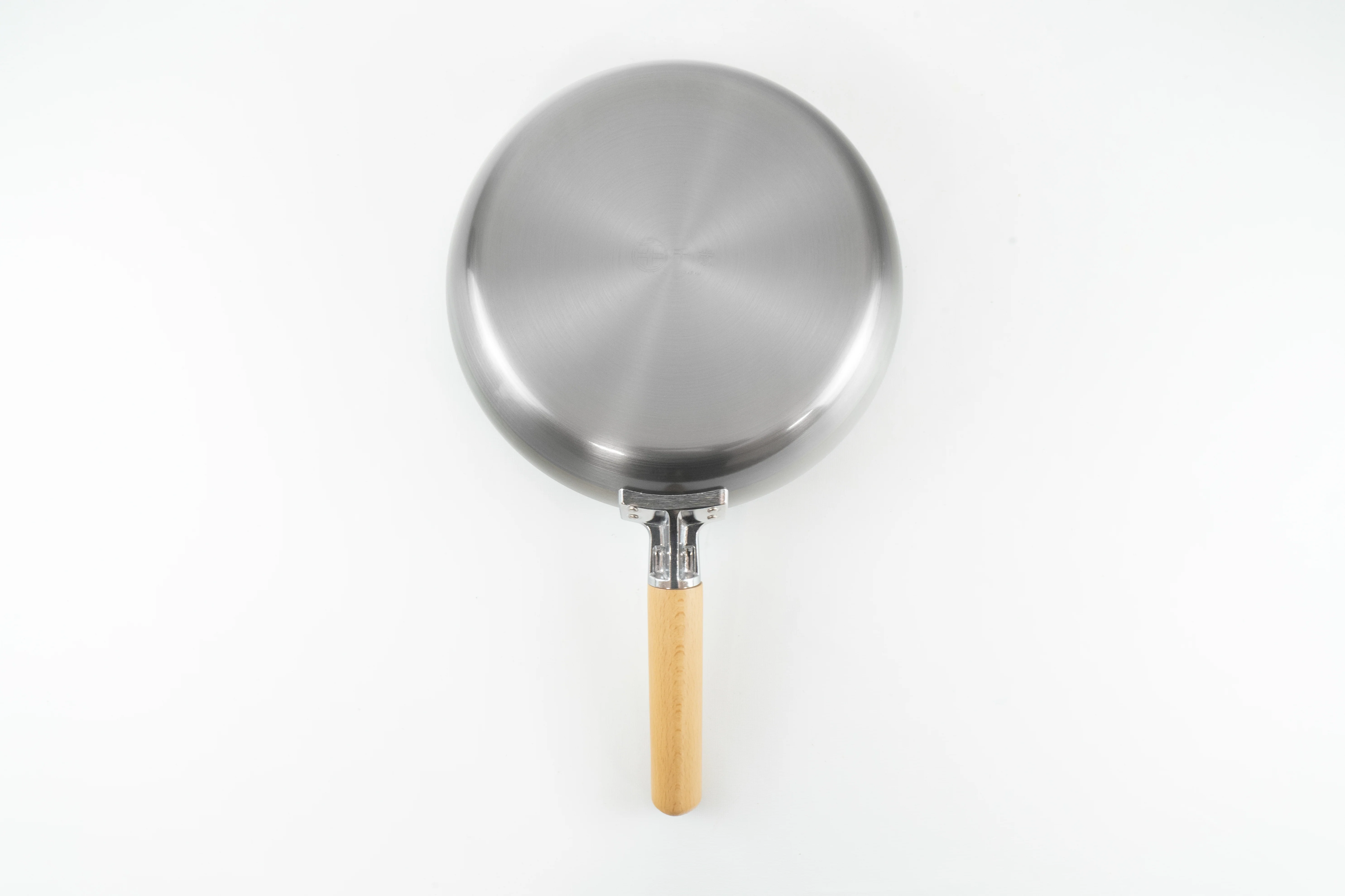 Chitose Wooden-Handled Iron Frying Pan with Glass Lid 24cm - Image 5