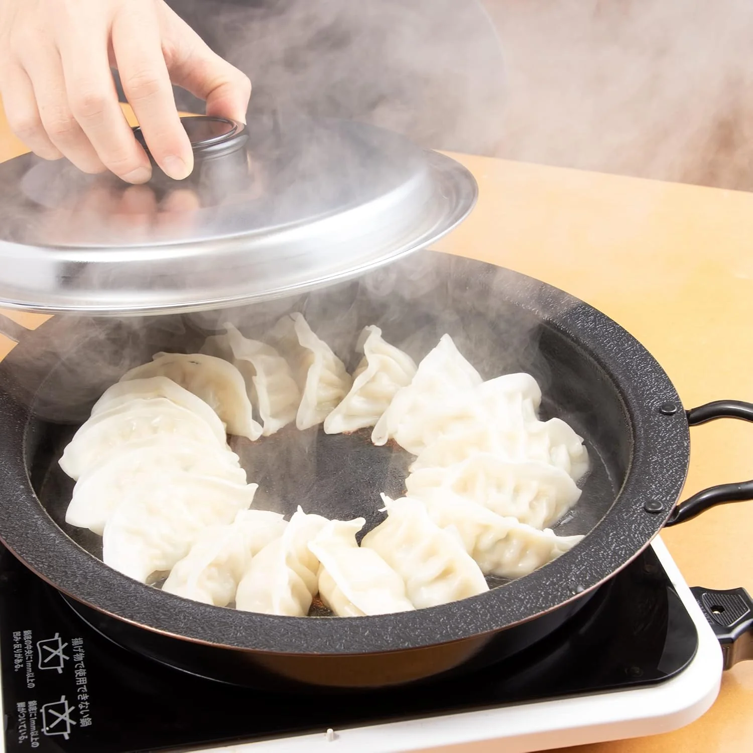 Enzo Iron Yakiniku & Gyoza Grill Pan with Stainless Steel Lid 26cm - Image 4