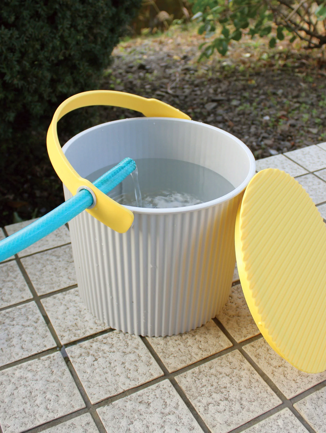 Hachiman Fraichair mini Storage Bucket 4L - Grey Yellow - Image 4