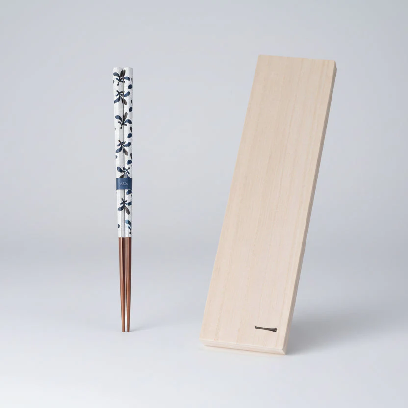 Kawai Kurabi Indigo Blossom Chopsticks 23cm - Image 6