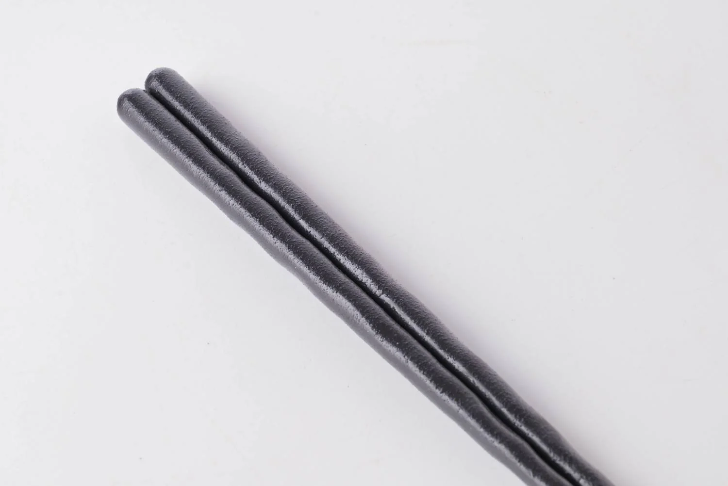 KURABI 2 Pairs Chopsticks Wooden Gift Box Black & White - Image 4