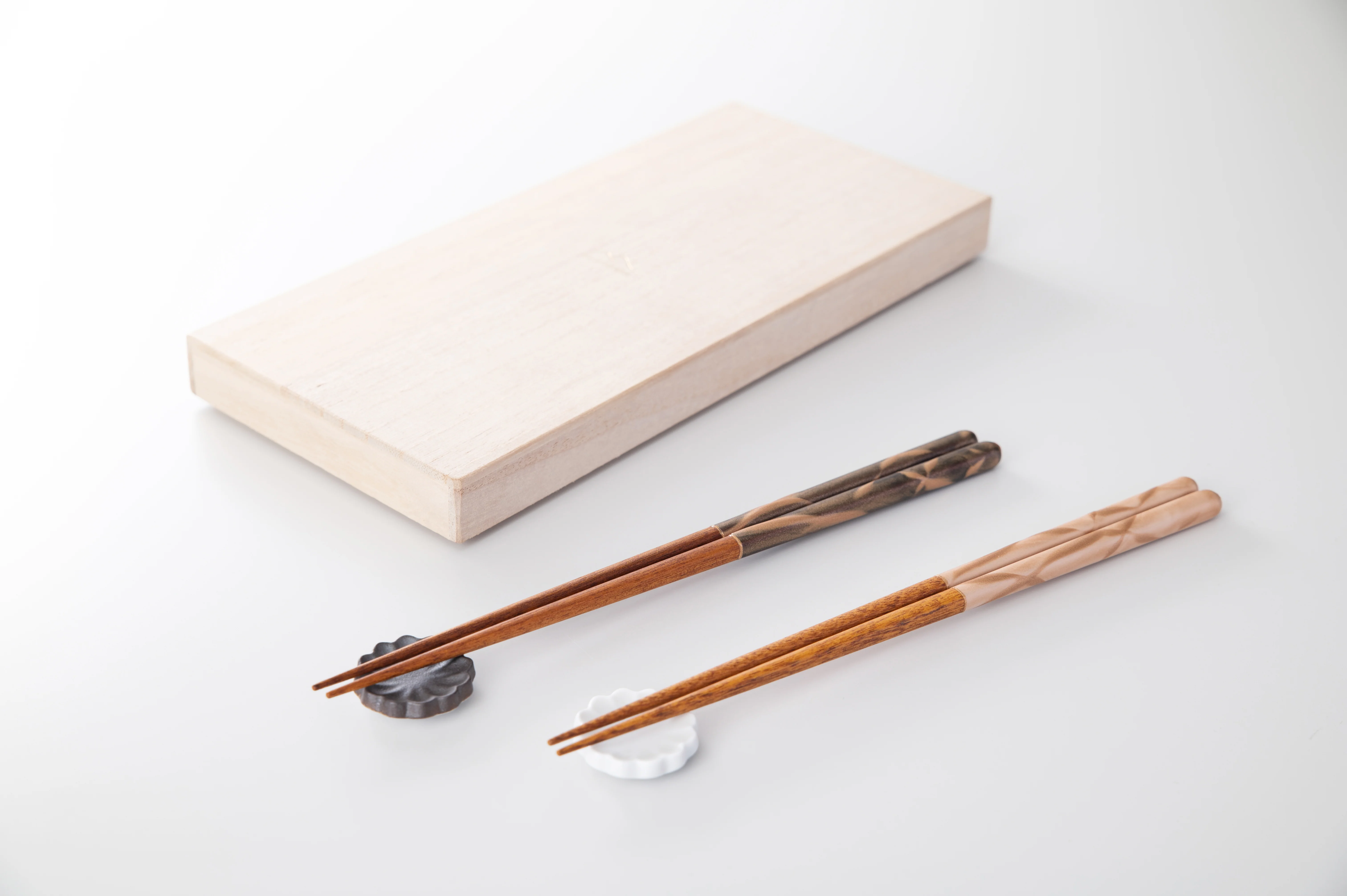 KURABI Samon Chopsticks Wooden Box Gift Set - Image 2