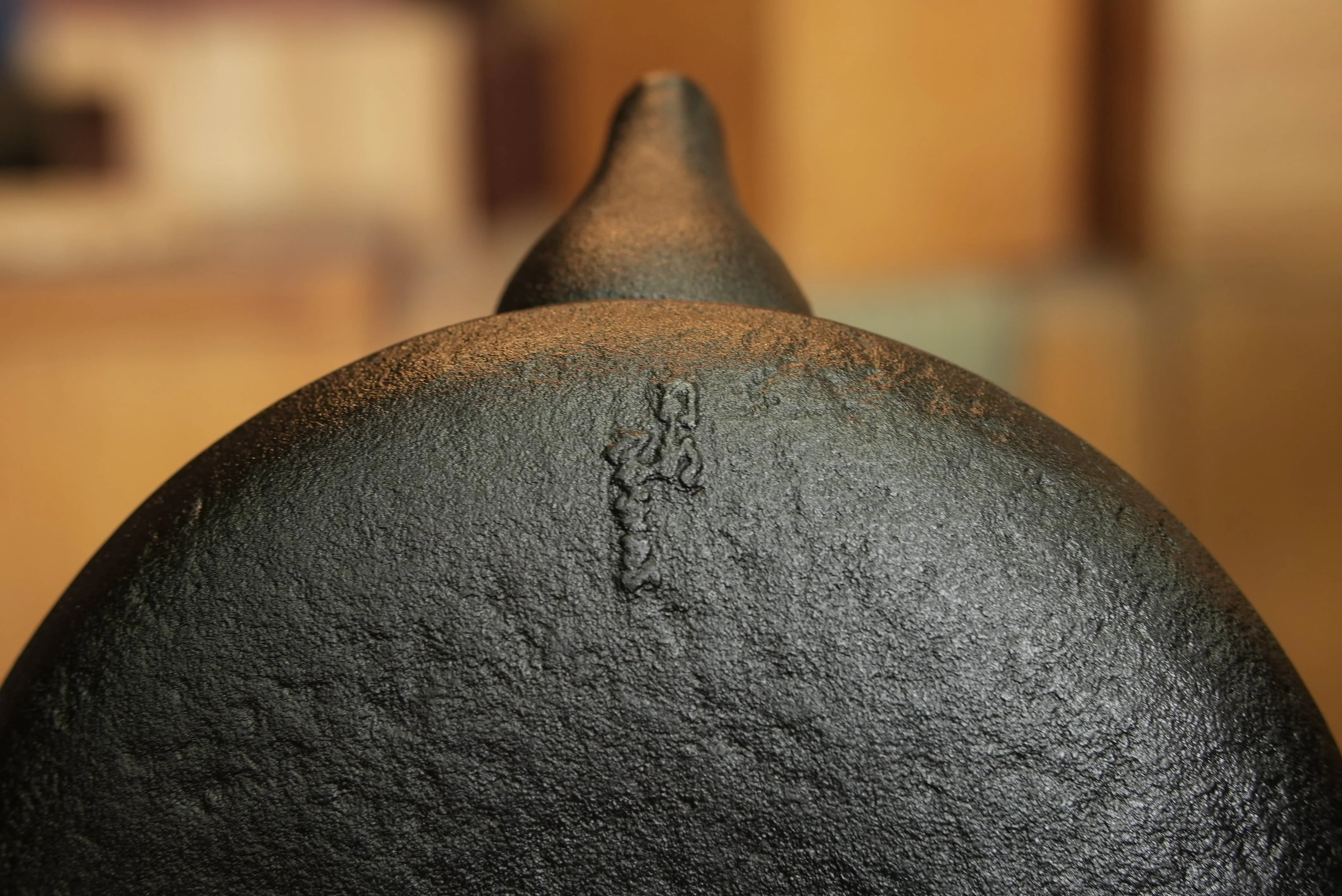 Nambu Cast Iron Dragonfly Kettle 1200ml - Image 10
