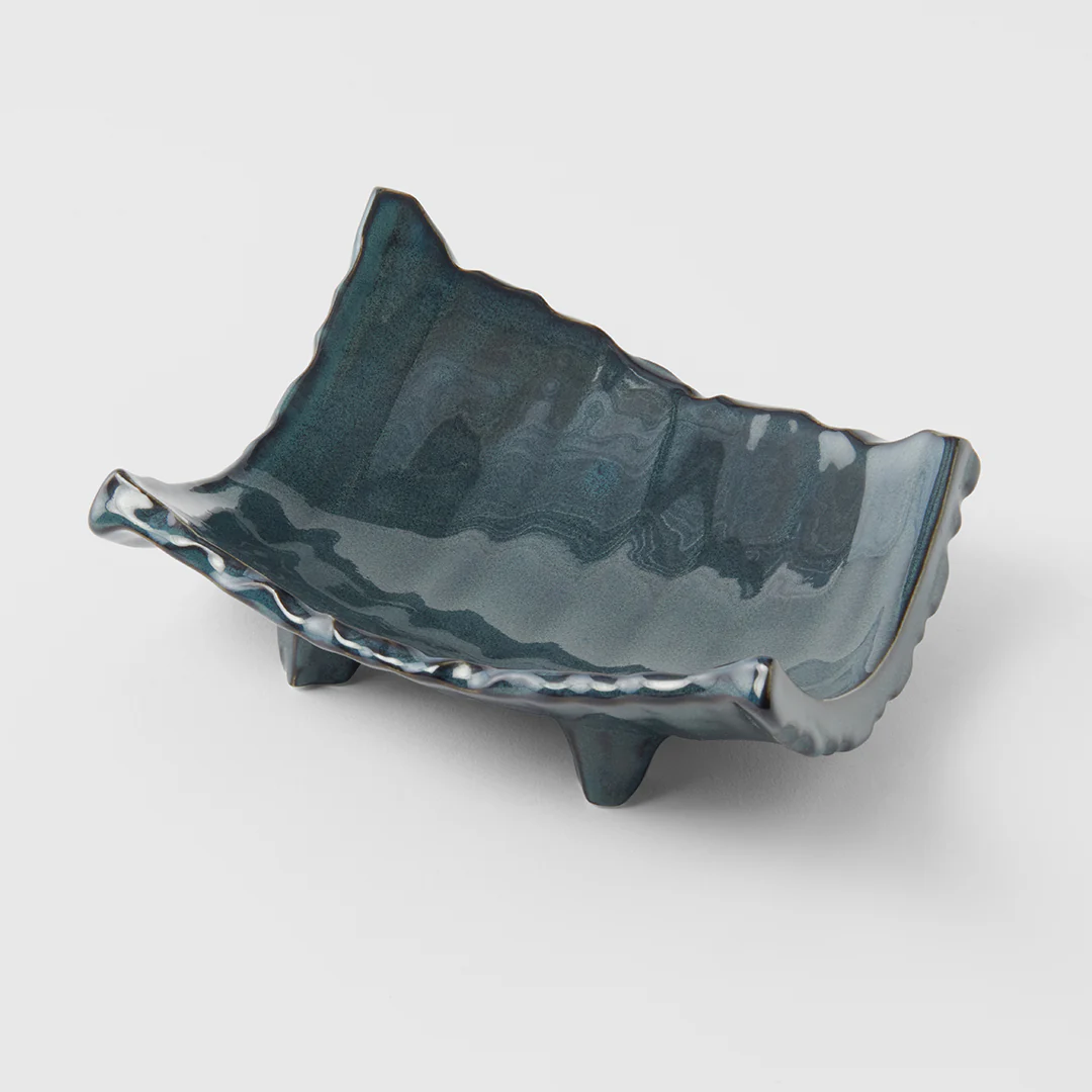 Neptune Swept Side Serving Plate 26cm