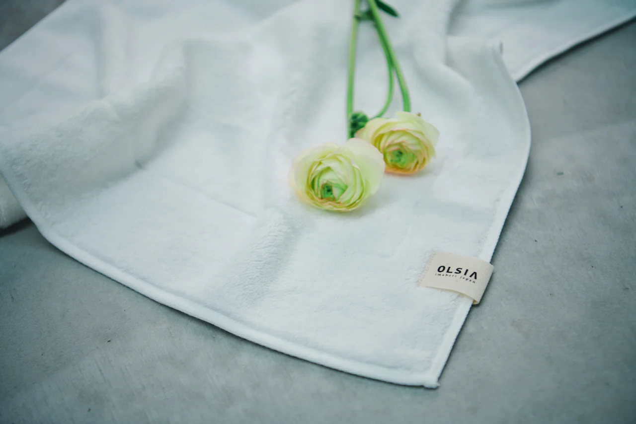 Olsia Premium Cotton Towel - White - Image 3
