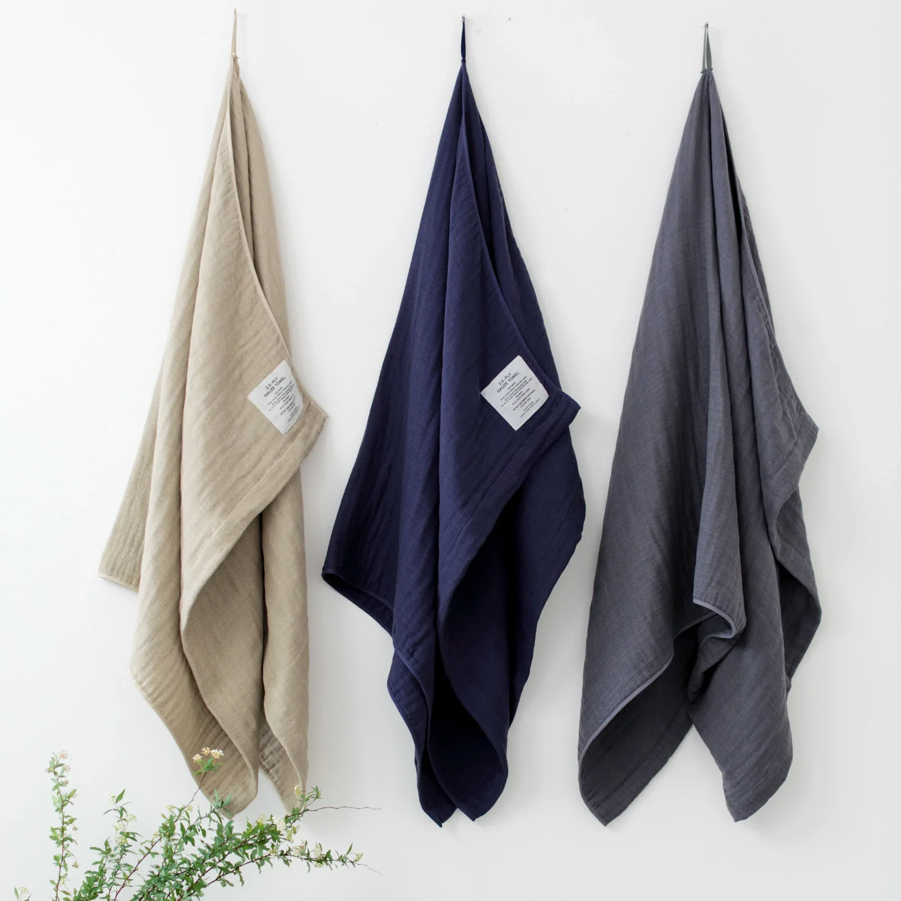 Shinto 2.5 ply gauze bath towel large charcoal - 88 x 140cm - Image 7