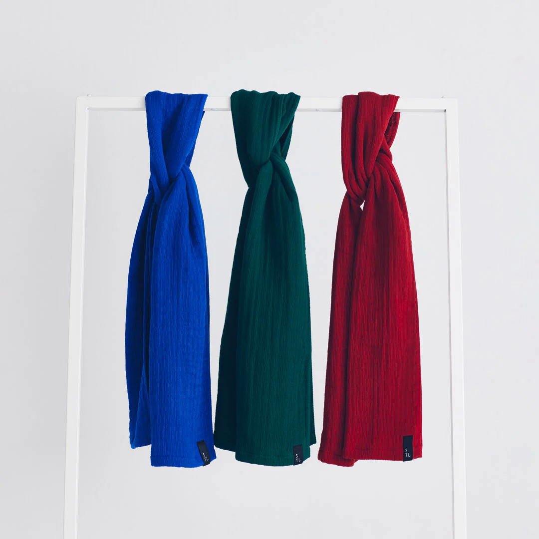 Shinto 2.5 ply gauze throw deep red - 88 x 140 cm