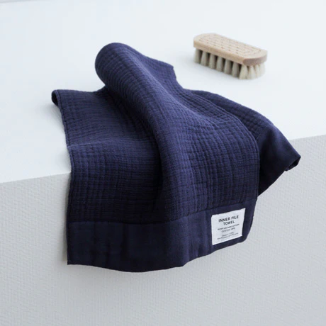 Shinto inner pile bath towel charcoal - 63 x 130cm - Image 3