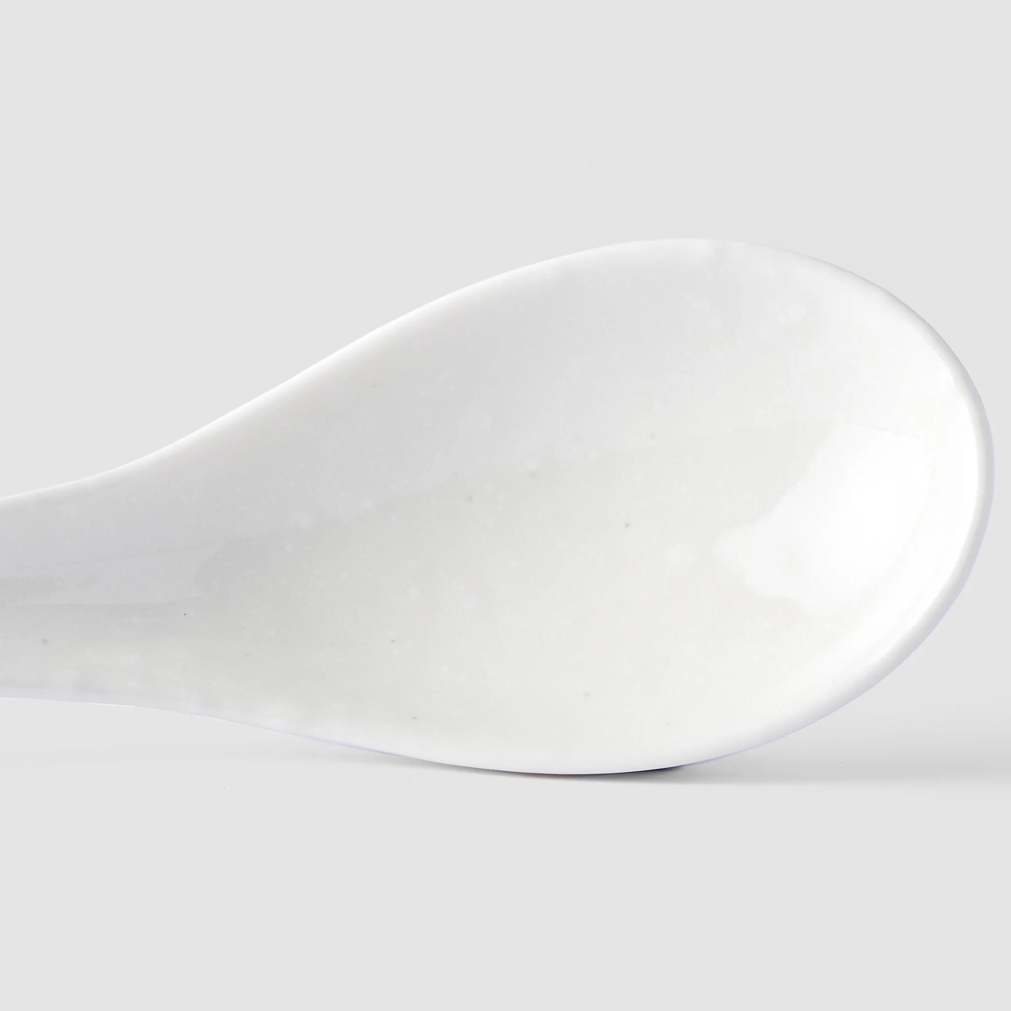 Large White Ramen Spoon 17.5cm - Image 4
