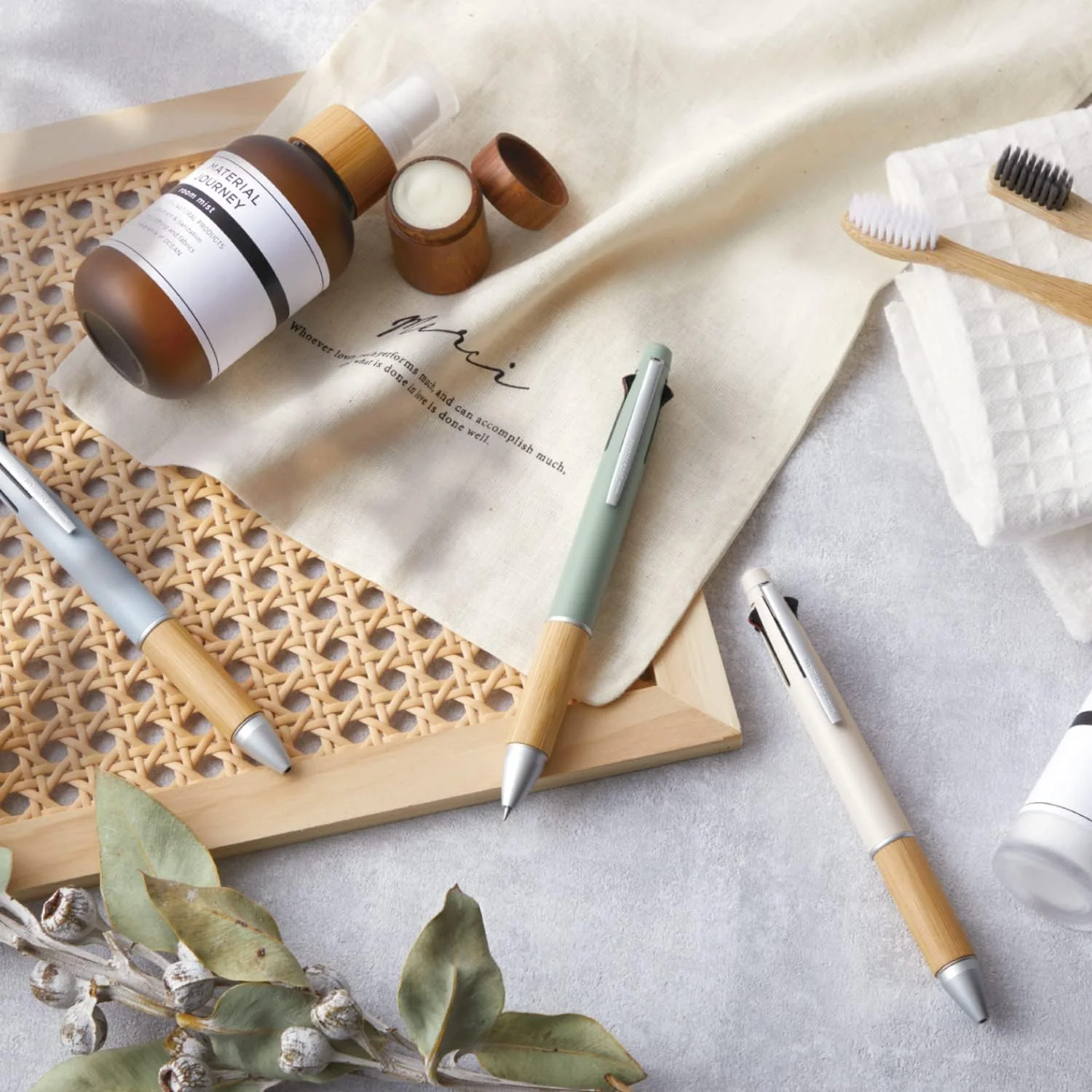 Uni Jetstream 4&1 Bamboo Edition Multi Pen - Beige - Image 2