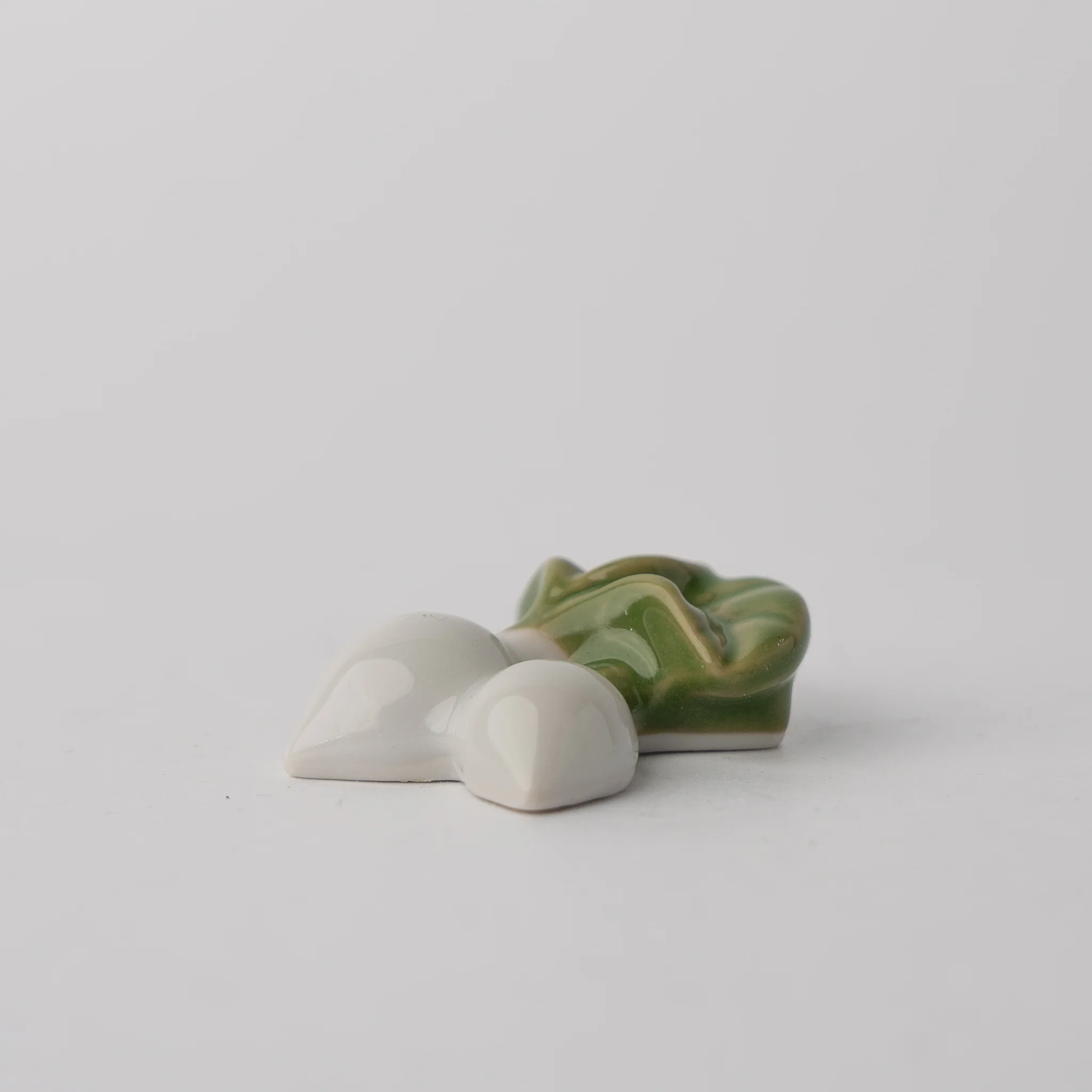 Vegetable Radish Chopstick Rest - Image 4